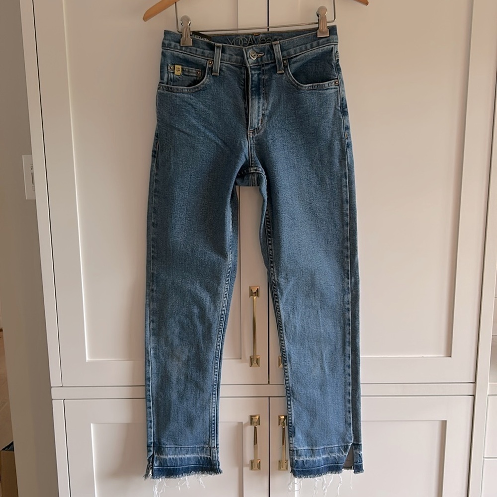 Second Yoga Blue Denim Jeans Frayed Bottom Hem Size 25